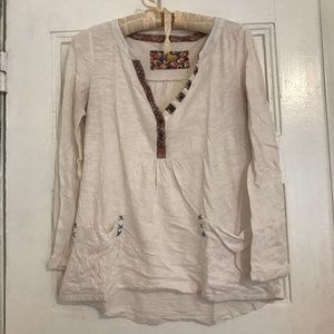 Comfy White Top with Pockets